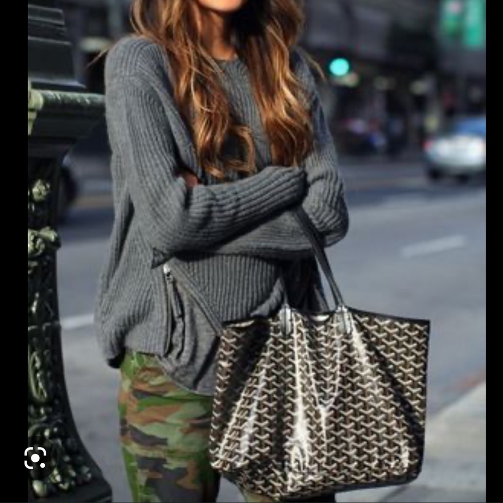 Goyard Saint Louis PM Tote in Navy